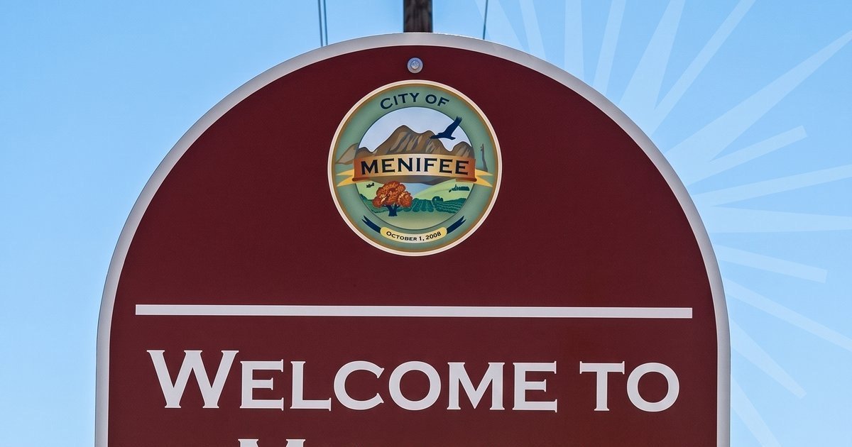 A welcome sign at the entrance to Menifee, California